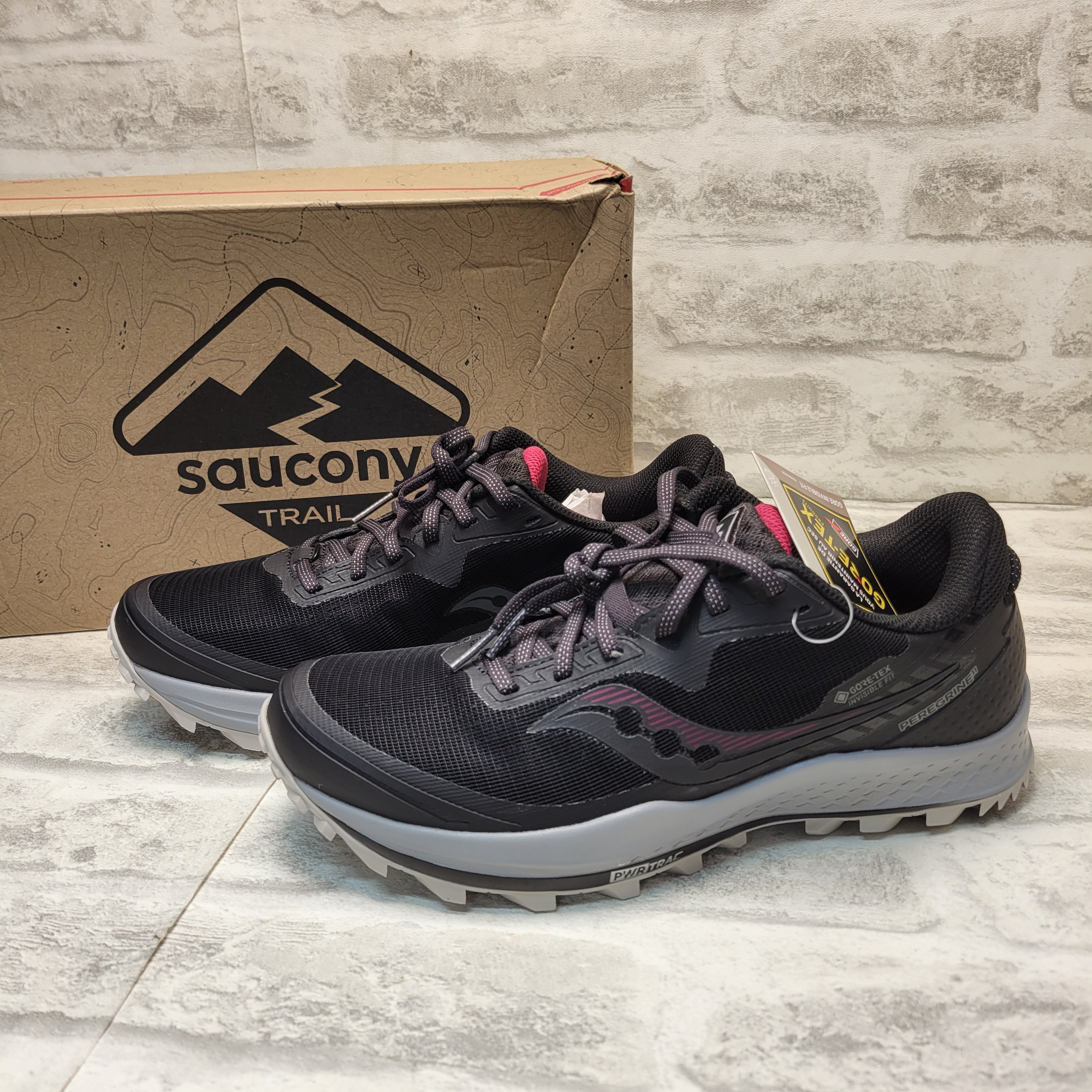Saucony Women's Peregrine 11 GTX Trail Running Shoe, Black/Cherry 8.5 (7877195268334)